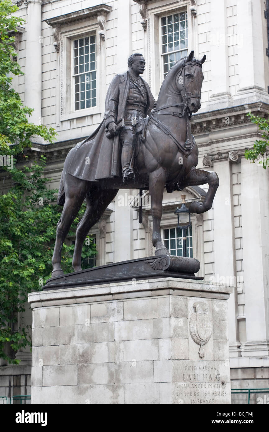 Die Statue, die Earl Haig der Kommandeur der britischen Streitkräfte in Frankreich während WW1 in London Stockfoto