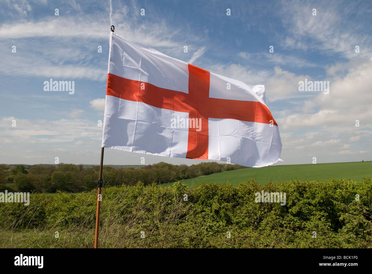 Englische Flagge von St. George in Kent England HOMER SYKES Stockfoto