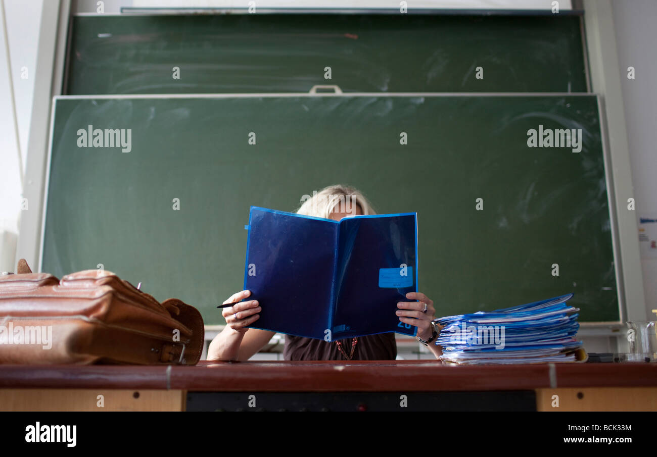 Lehrer-Kennzeichnung-Assignments Stockfoto