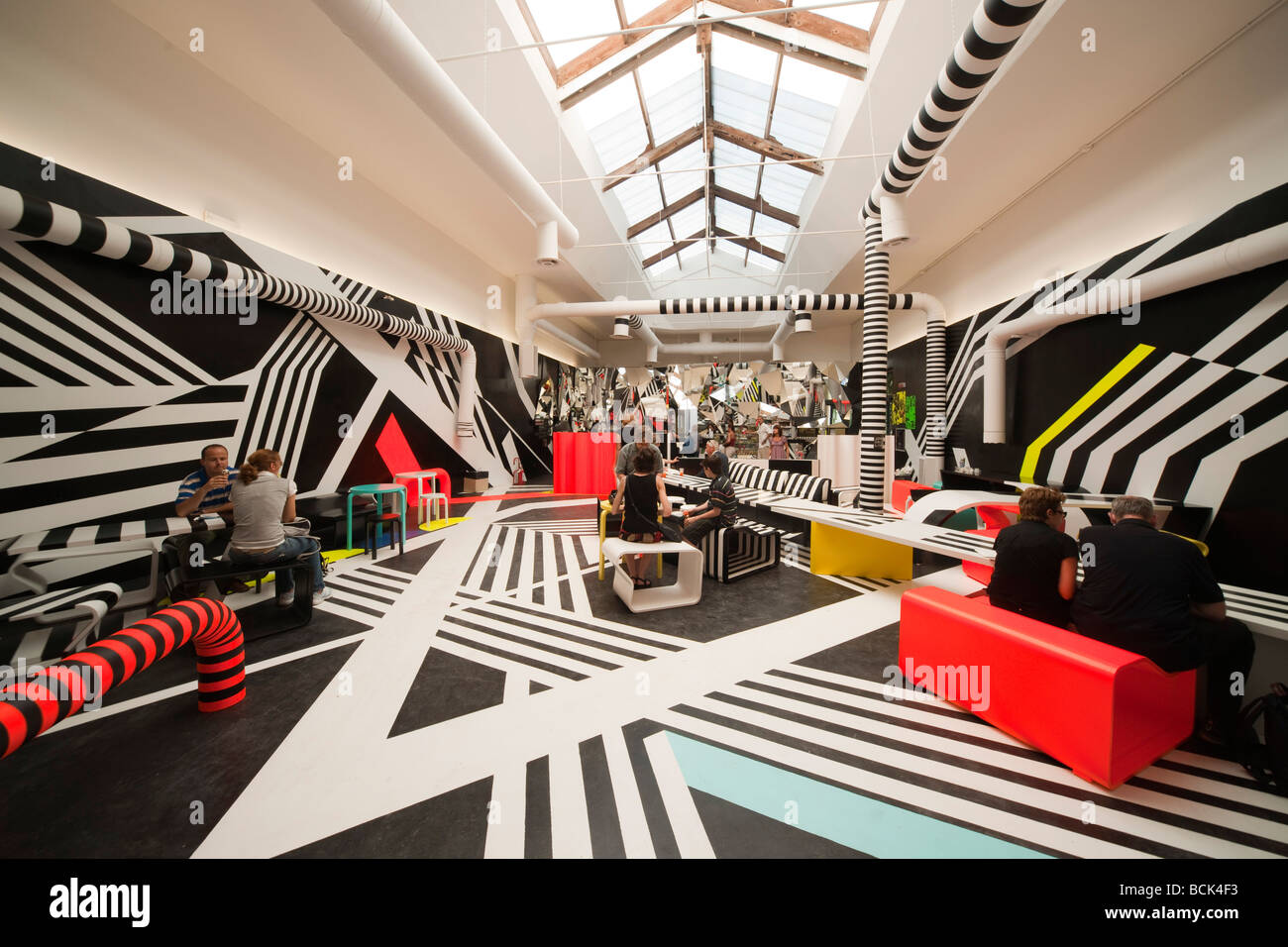 Venedig Biennale 2009 Giardini Café Op Kunstausstellung Stockfoto