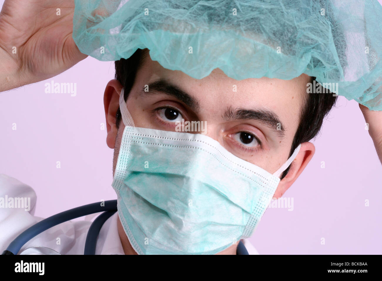 Professionelle junge Ärztin bei der Arbeit. Hautnah. Stockfoto