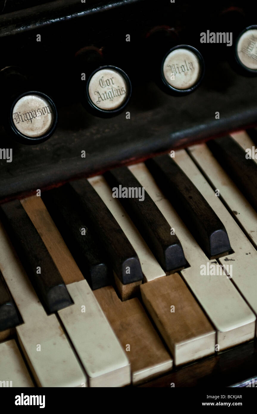 Defekte Tastatur der Orgel Silverton Australien Stockfoto
