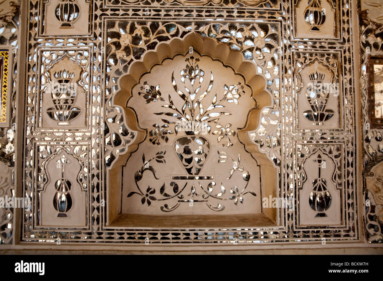 Traditionellen floralen Witwe Dekoration im Inneren der Amber Palace Jaipur Rajasthan Indien Stockfoto