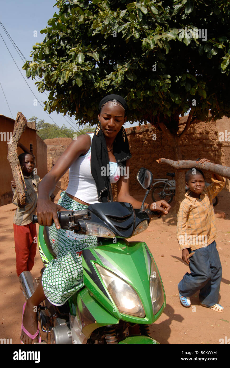 Young bobo girl burkina faso Fotos und Bildmaterial in hoher