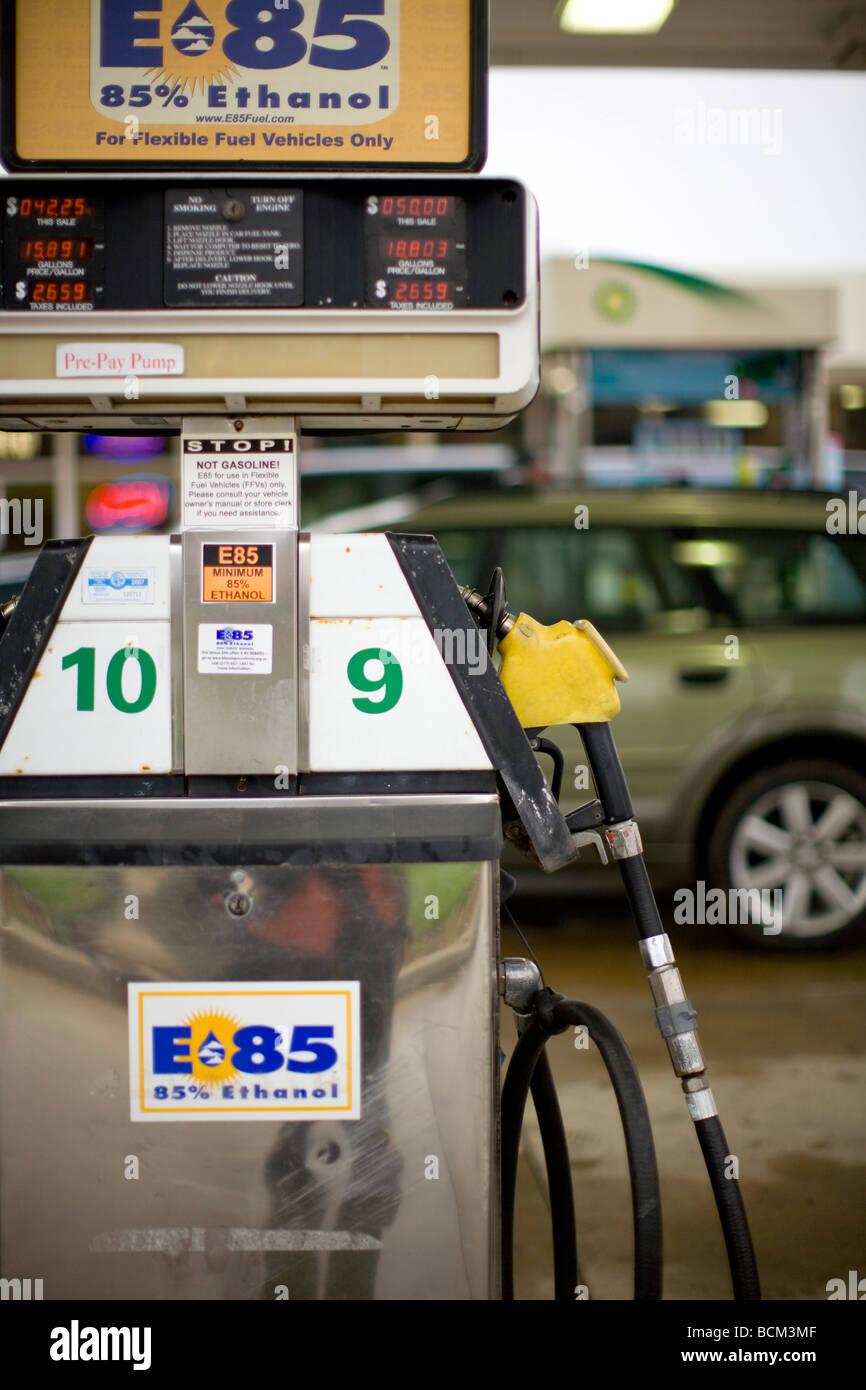 E 85 Ethanol Mischung Kraftstoffpumpe an einer Tankstelle Stockfoto