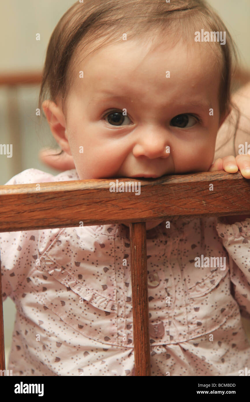 6 Monate altes Babymädchen Kinderkrankheiten Stockfoto