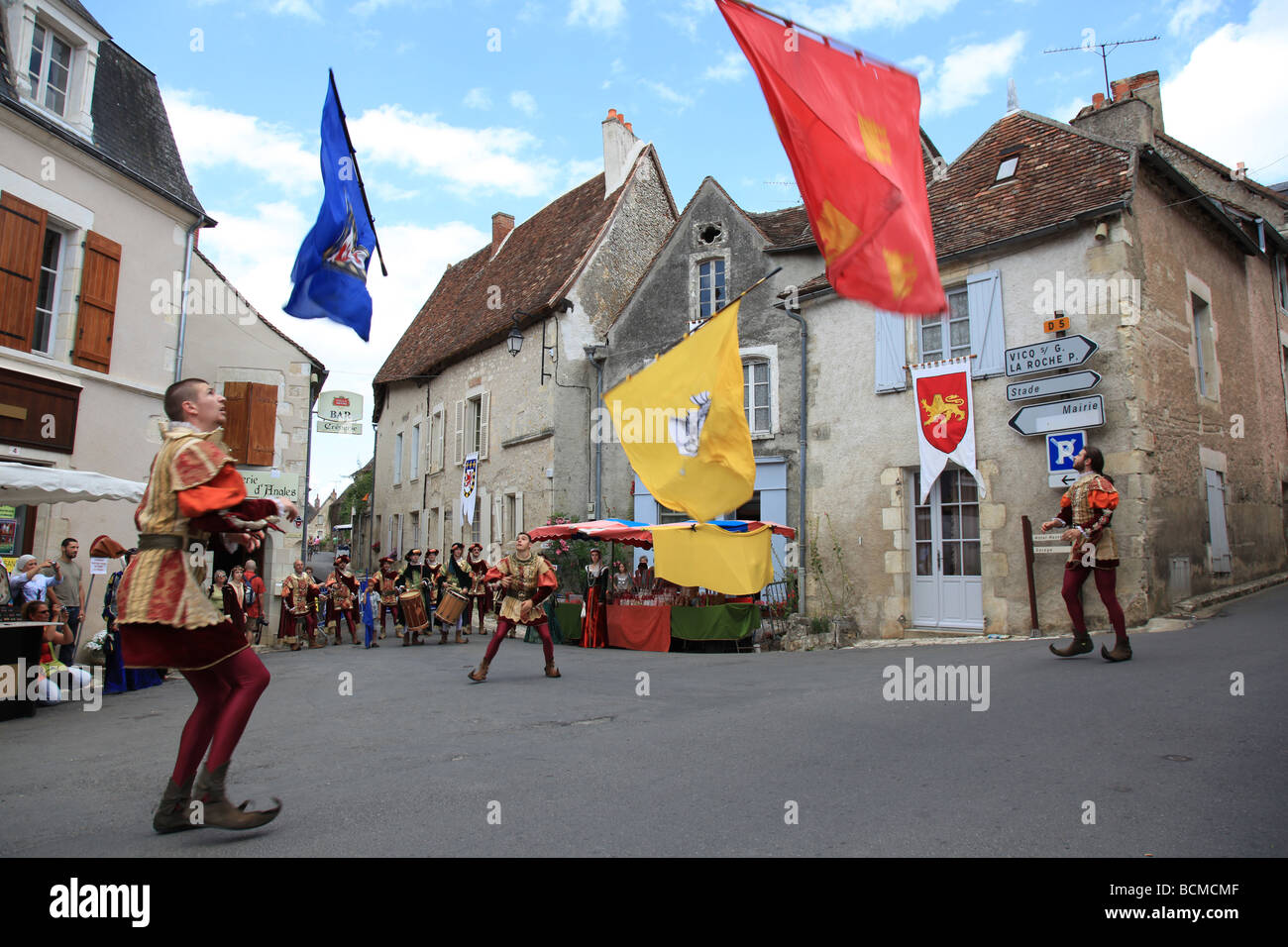 Bastille-Tag im Winkel Sur L'Anglin der schönen mittelalterlichen Dorf in Vienne, Poitou-Charentes, Frankreich gefeiert wird. Stockfoto