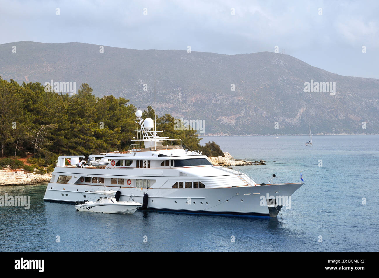Luxus-Yacht im griechischen Meer Stockfoto