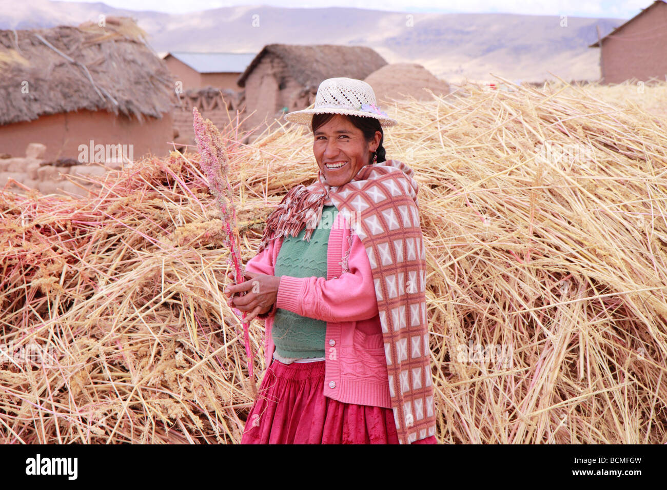 Frau auf einem Bauernhof in der Nähe von Juli, Puno, Peru Stockfoto