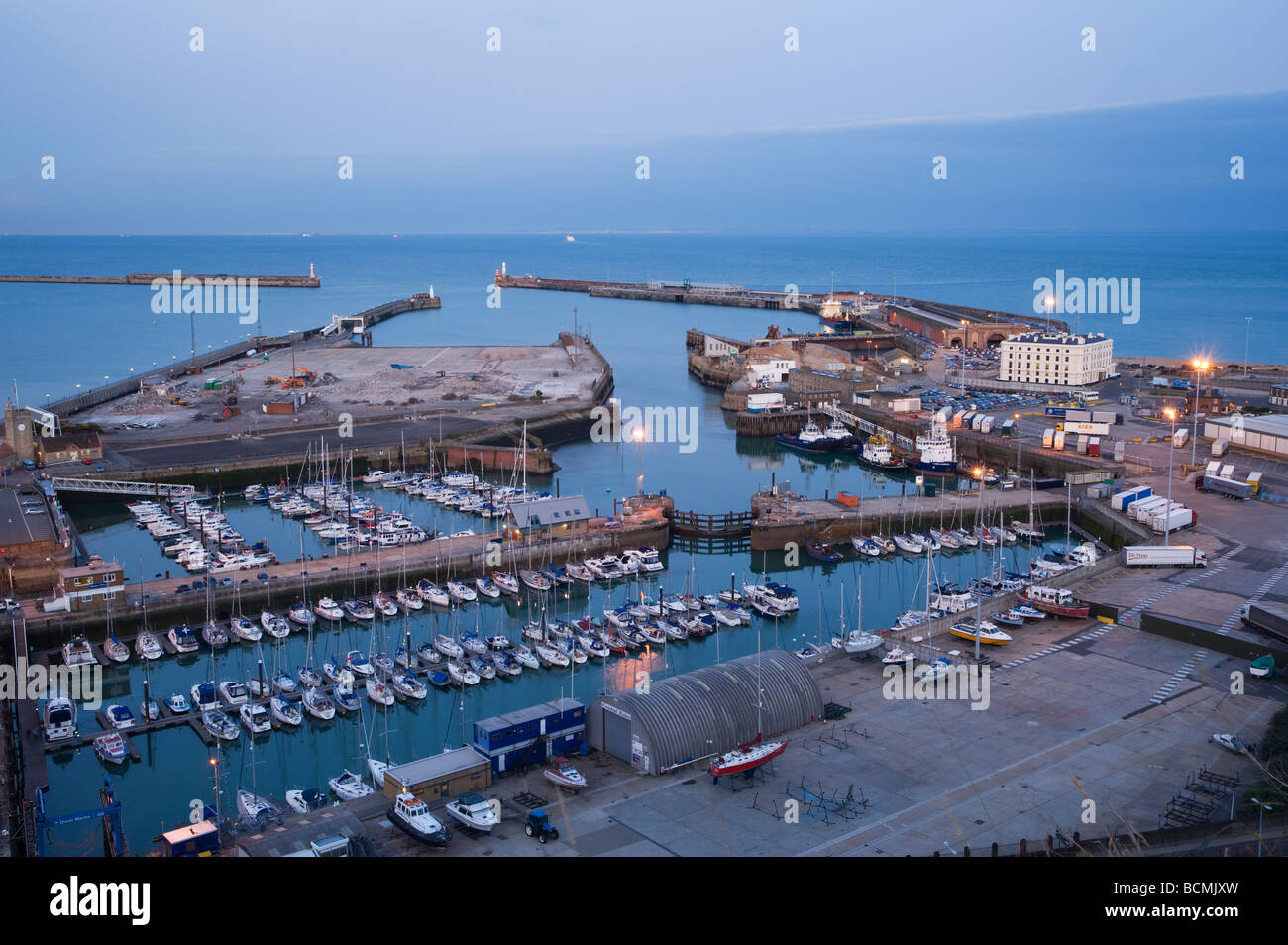 Dover Marina und Eastern Docks und Fährhafen Dover, Kent GROSSBRITANNIEN. Stockfoto