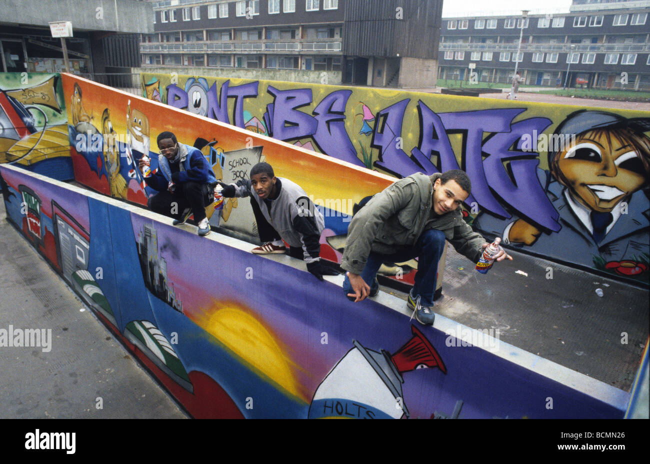 Der Graffiti-Künstler Goldie (rechts) wurde 1985 in Heath Town, Wolverhampton, geboren als Clifford Joseph Price mit der Crew Luwinski und Birdie. Großbritannien von DAVID BAGNALL Stockfoto