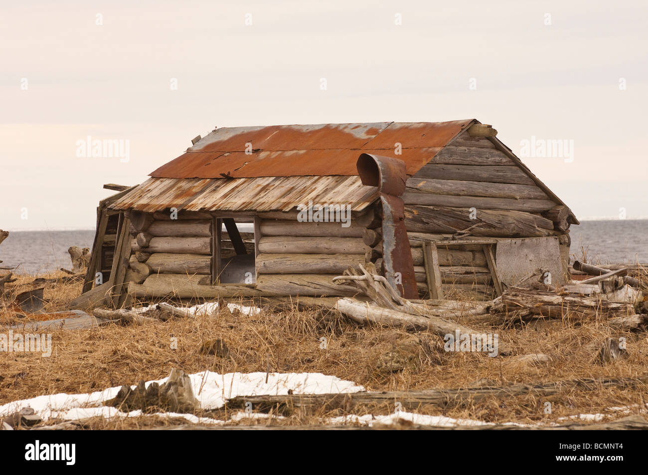 ALTE FISCHEREI HÜTTE ENTLANG DER BERING-SEE Stockfoto