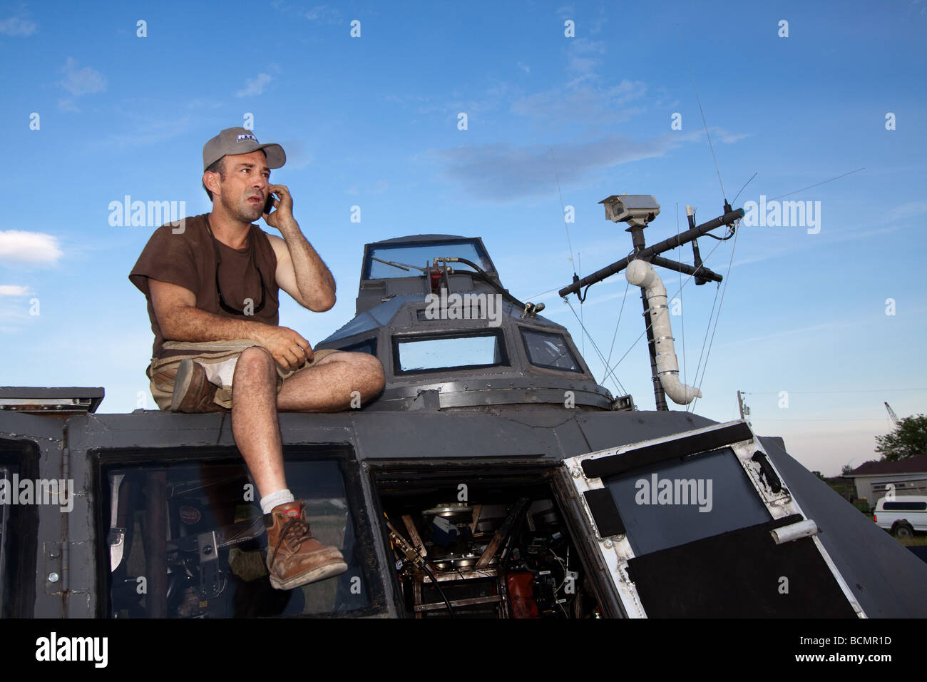 Storm Chaser und IMAX Kameramann Sean Casey sitzt auf TIV während Projekt Vortex 2. Stockfoto