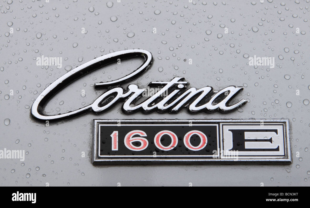 Ford Cortina 1600 E hintere Abzeichen und Boot beliebte britische Auto aus den 1960er Jahren der sechziger Jahre Stockfoto