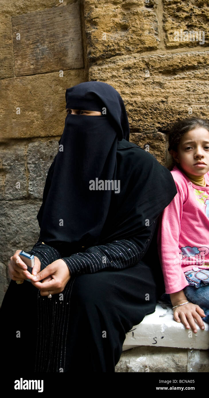 Eine Ägypterin traditionellen Burka tragen. Stockfoto
