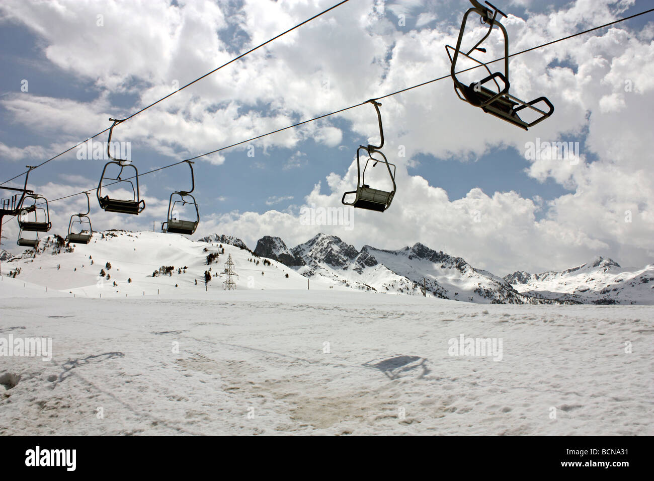 Skilift in den Pyrenäen Stockfoto