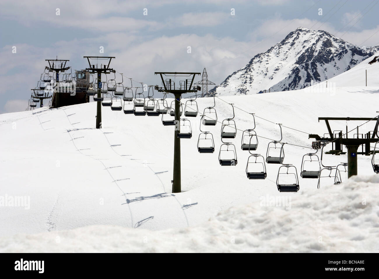 Skilift in den Pyrenäen Stockfoto