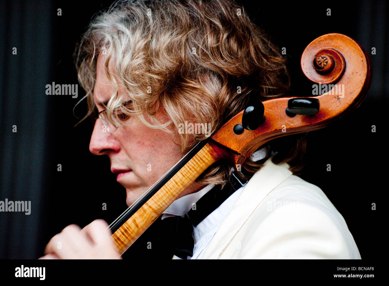 Cellist beim Festival 2009 Henley Stockfoto