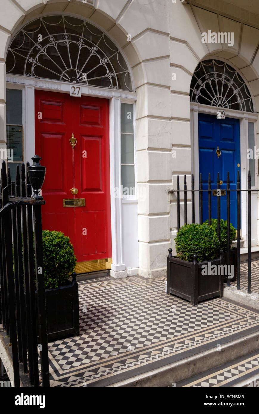 Zwei Eingänge in Gloucester Place London England Stockfoto