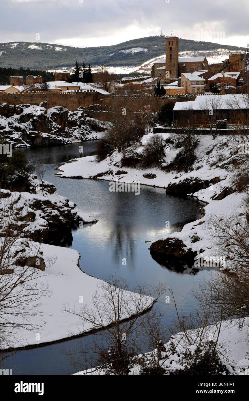 Schloss und Mauern, Buitrago de Lozoya, Spanien Stockfoto