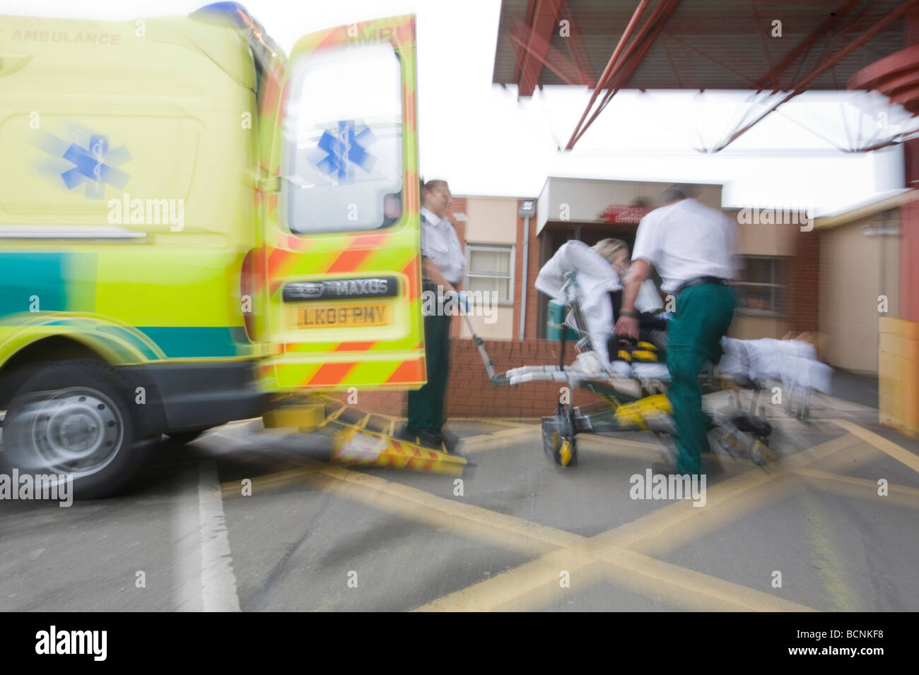 UK NHS Krankenwagen Service Bilder. Notfallbericht. Stockfoto