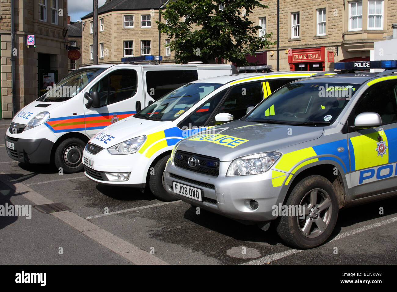 Polizei-Fahrzeuge in Großbritannien. Stockfoto