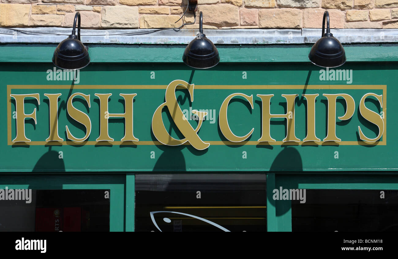 Ein Fisch & Chip Shop in einer Stadt U.K. Stockfoto