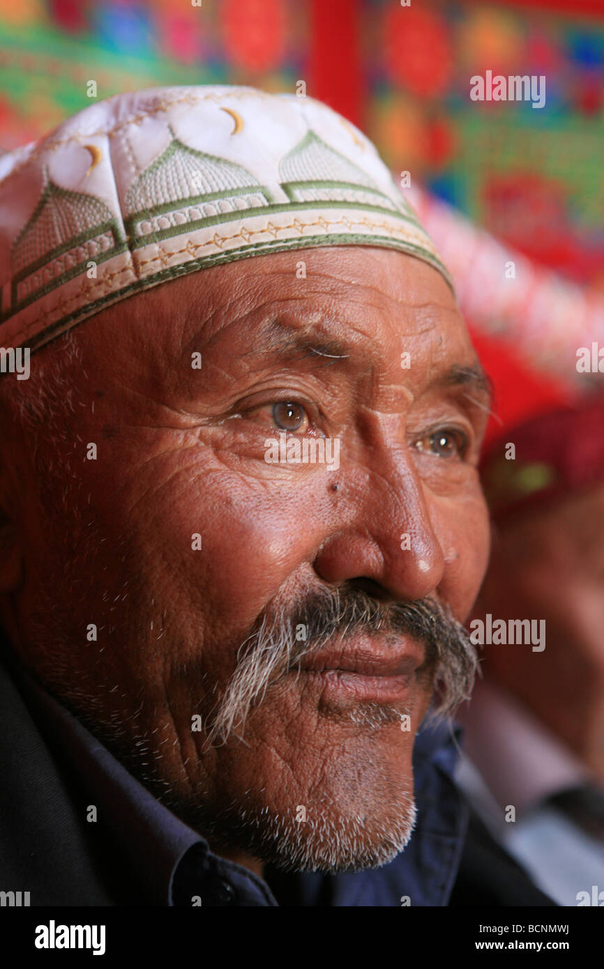 Porträt eines Uyghur Mann, Uigurischen Autonomen Gebiet Xinjiang, China Stockfoto