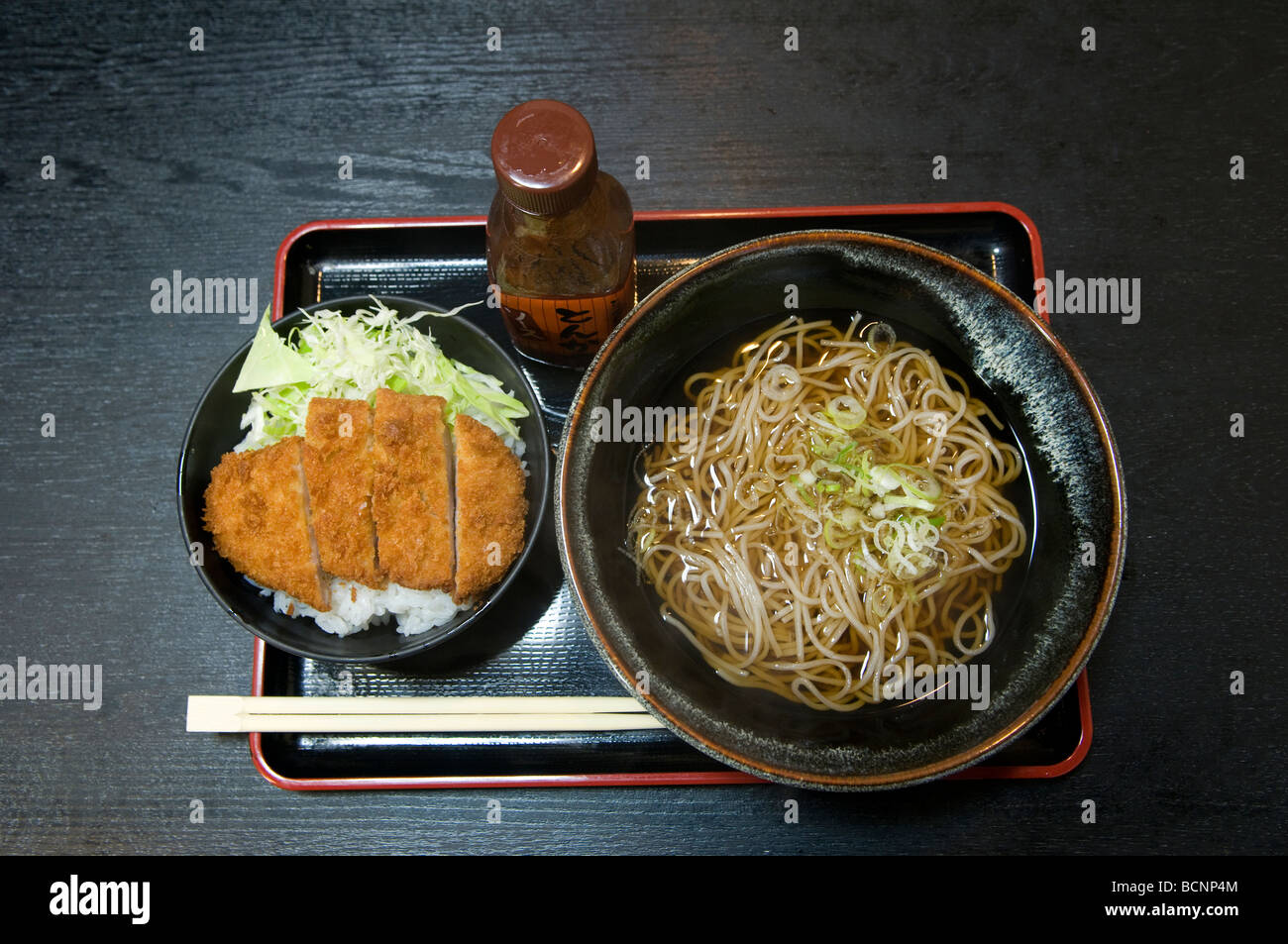 Traditionelles Mittagessen Abendessen in einem Restaurant in Tokio Stockfoto