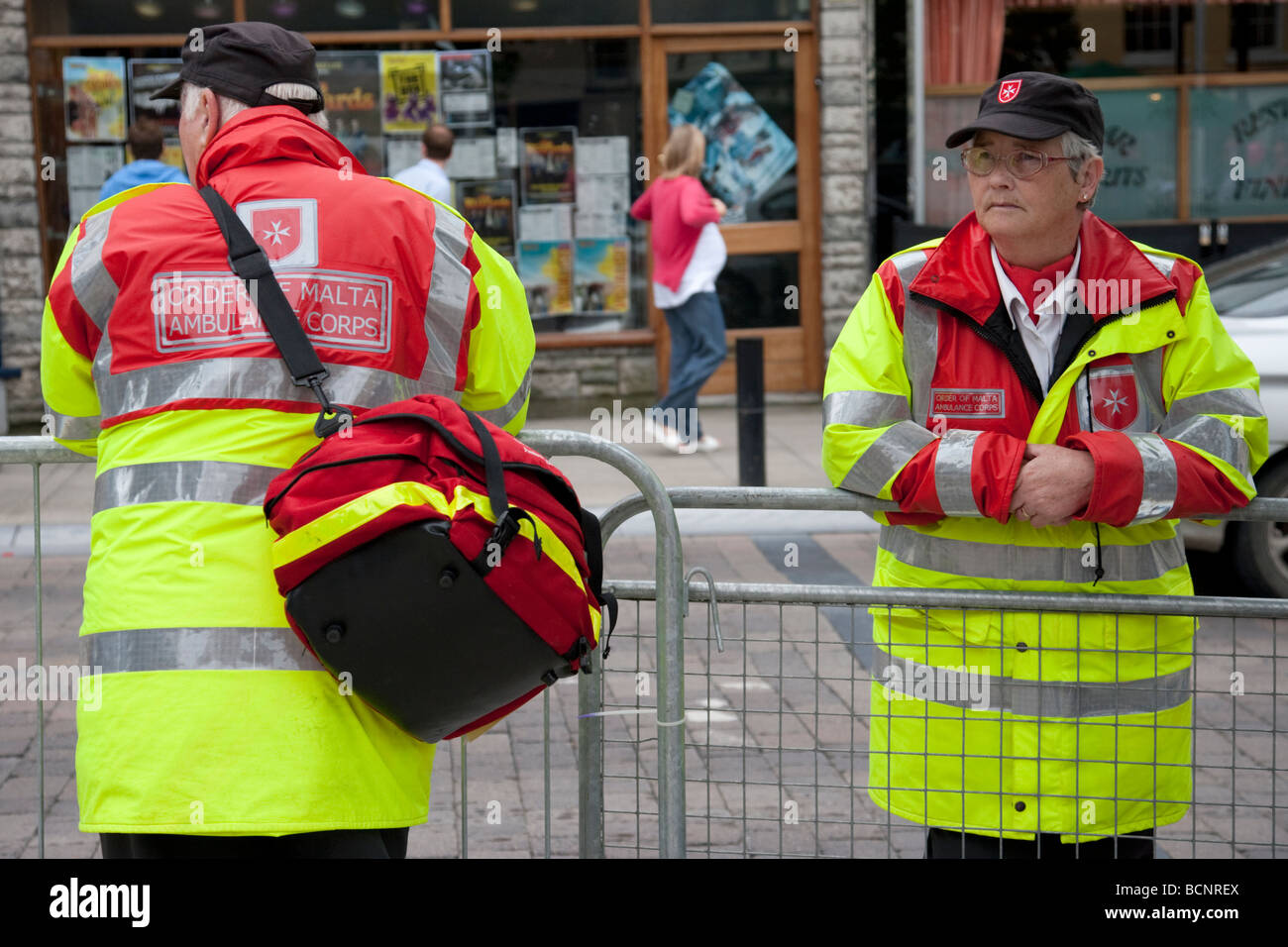 Zwei Mitglieder des Orden von Malta Ambulance Corps Stockfoto