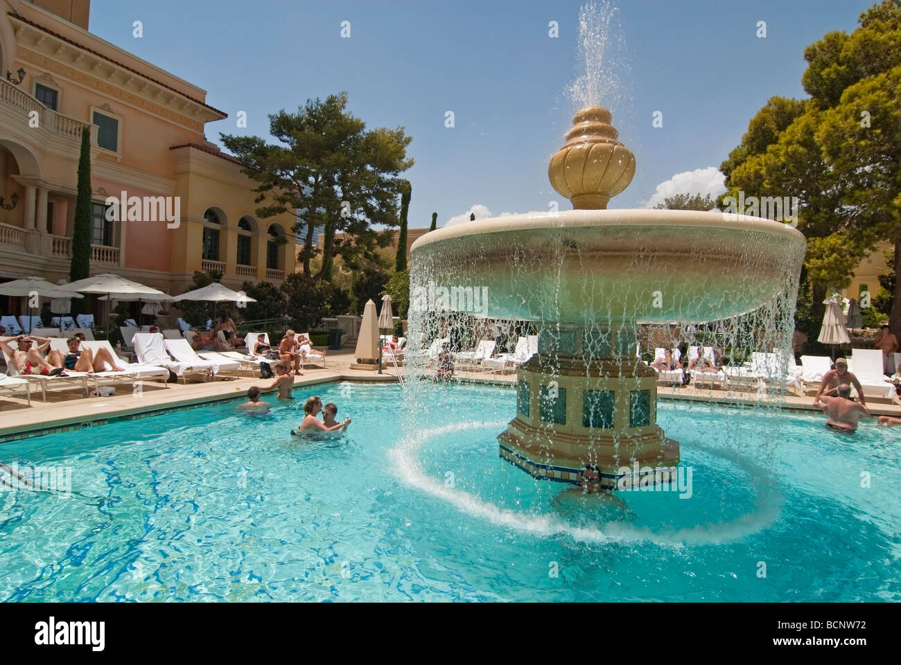 Luxuriösen Swimmingpool des Bellagio Resort and Casino in Las Vegas. Stockfoto