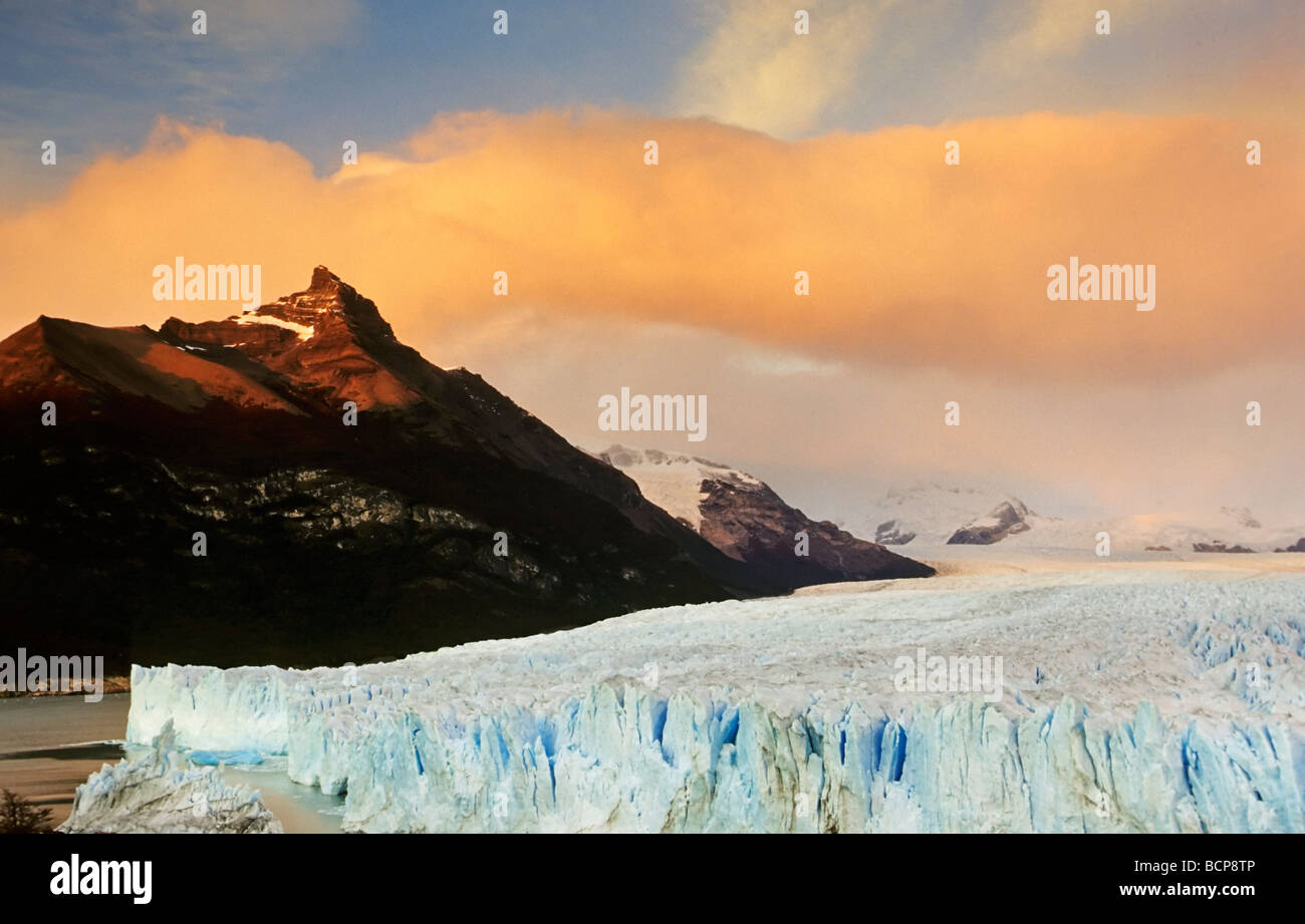 AKE Argentino am Parperito Moreno Gletscher Campo de Hielo Sur Los Glaciare Np Patagonien Stockfoto