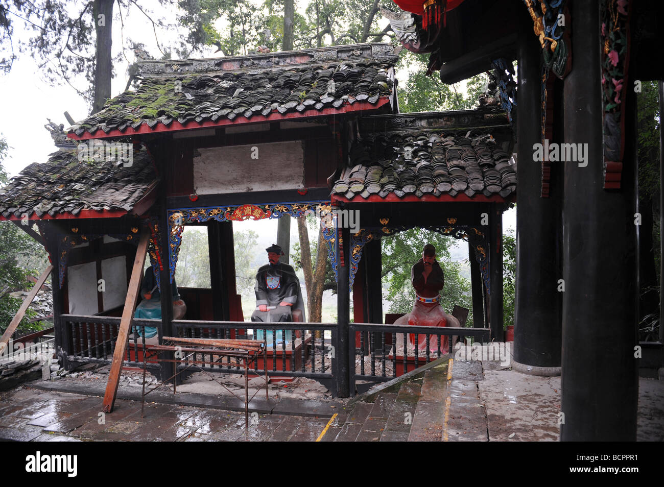 Alte Strukturen in Dujiangyan historial Websites nach 12. Mai beschädigt Wenchuan Erdbeben im Jahr 2008, Dujiangyan, Sichuan Stockfoto