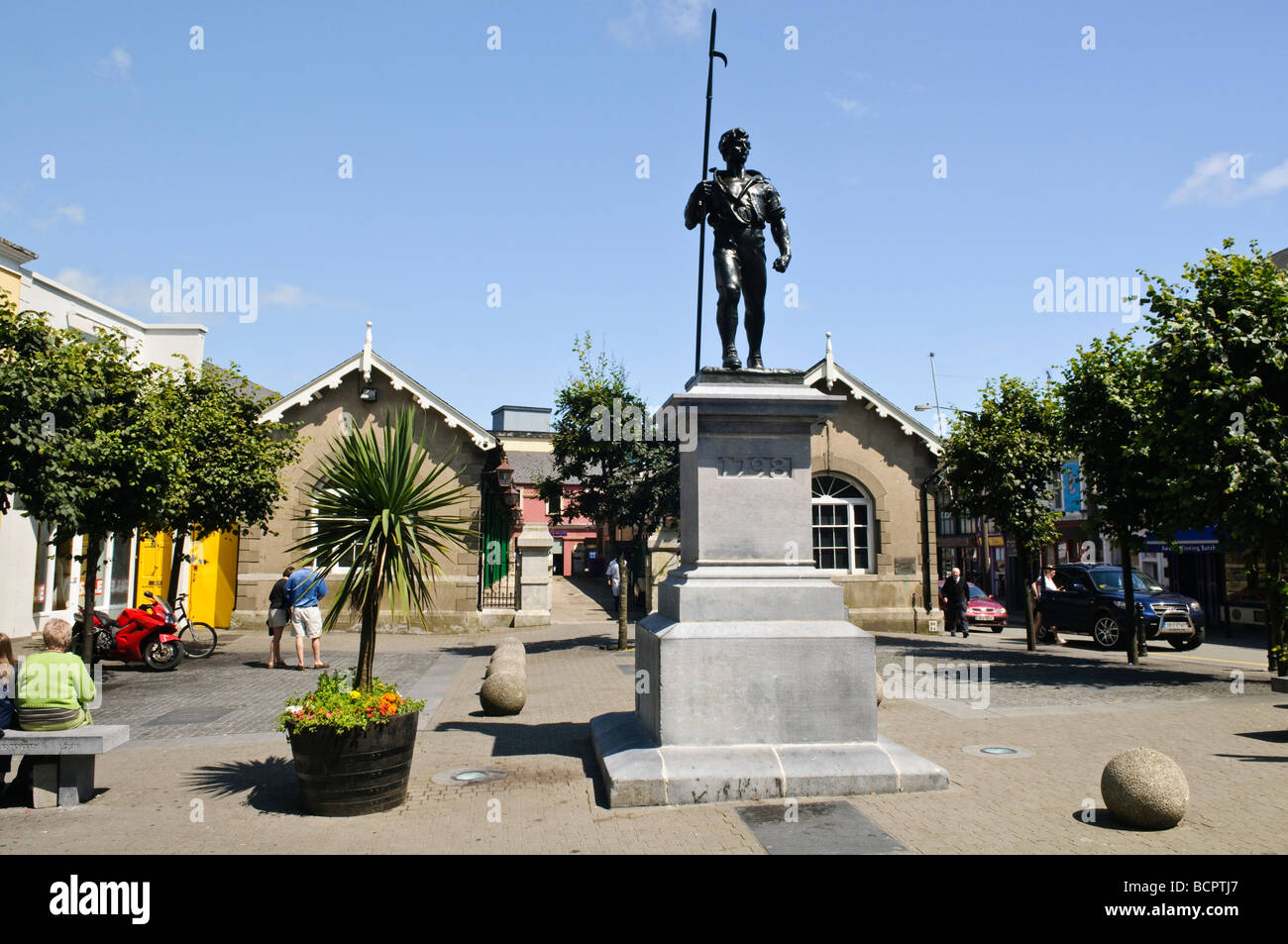 Statue von einem Wexford Pikeman, zum Gedenken an die 1798 irische Rebellion Aufstand, Wexford Town. Stockfoto