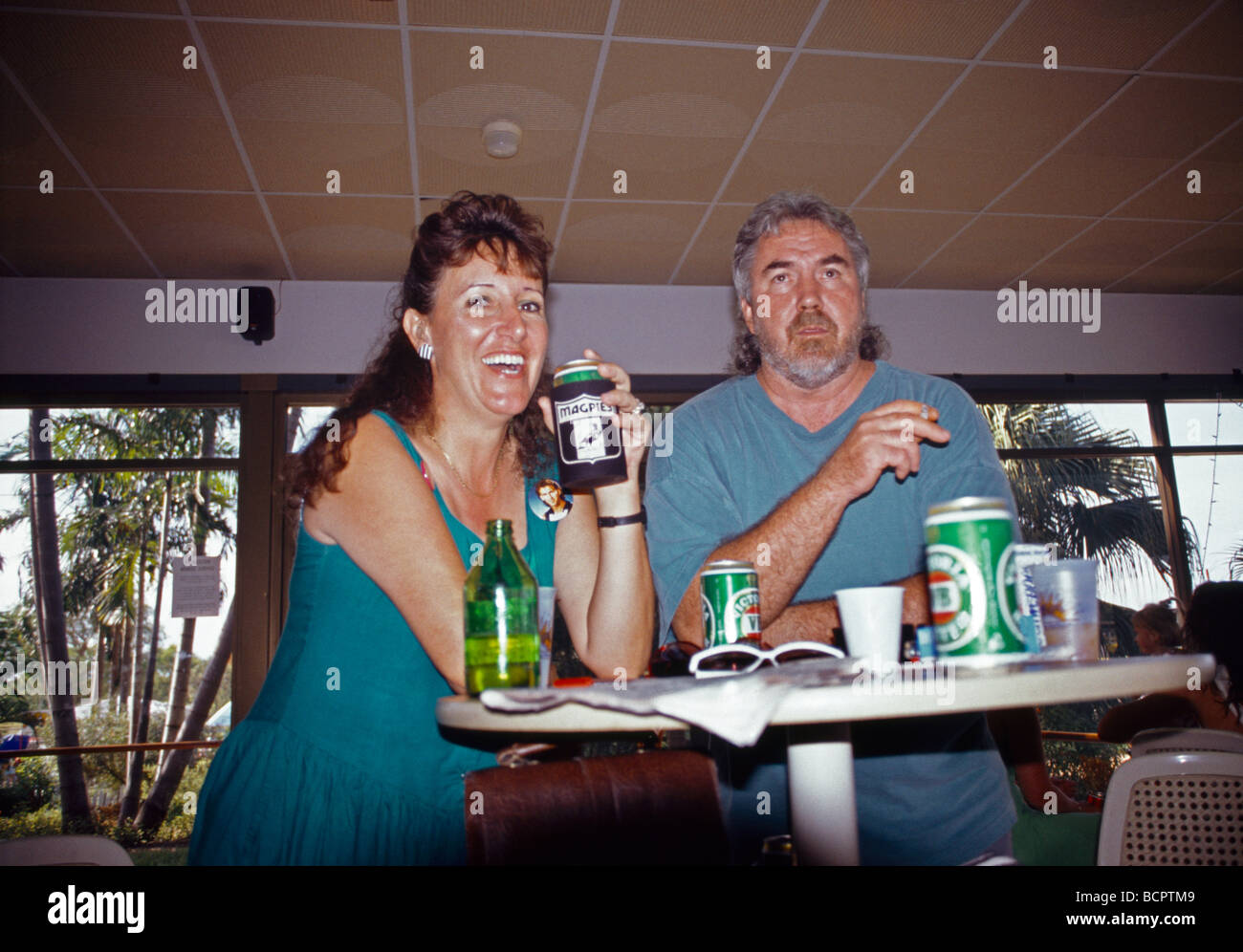 Darwin Australien St Patricks Day Races paar Bier trinken Stockfoto