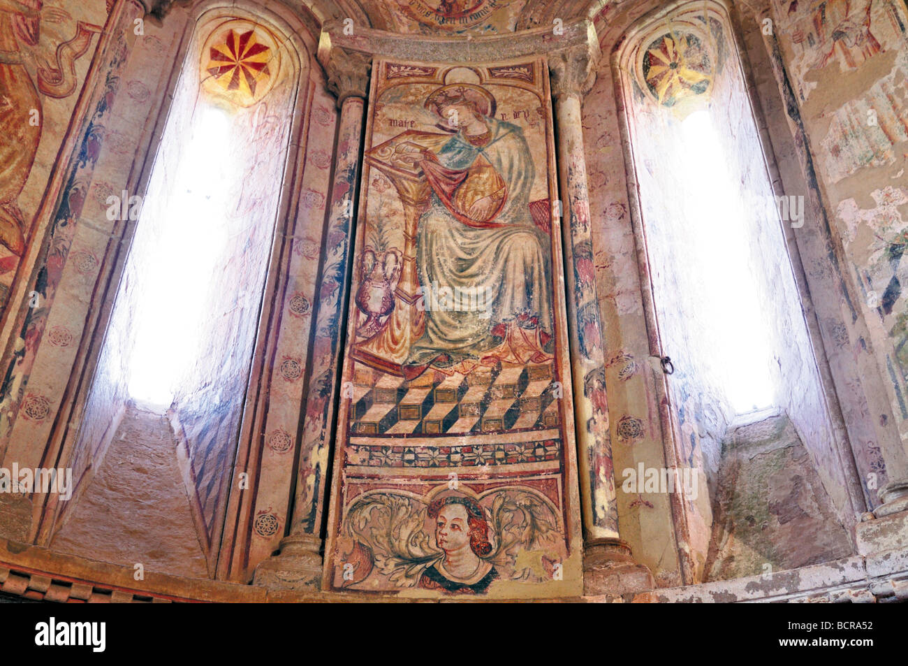 Spanien, Jakobsweg: Fresken-Detail von der romanischen Kirche Vilar de Donas in der Nähe von Palas de Rei in Galizien Stockfoto