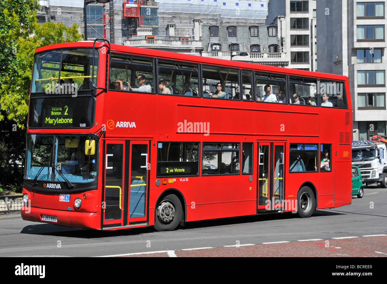 London red Bus Route Nummer 2 betrieben von Arriva keine Werbung Stockfoto