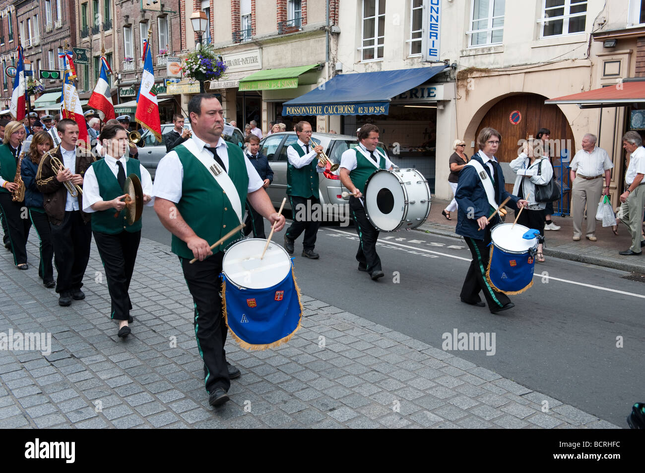 Meuterei auf der Parade und Anzeige von SPV in Honfleur, Frankreich Stockfoto