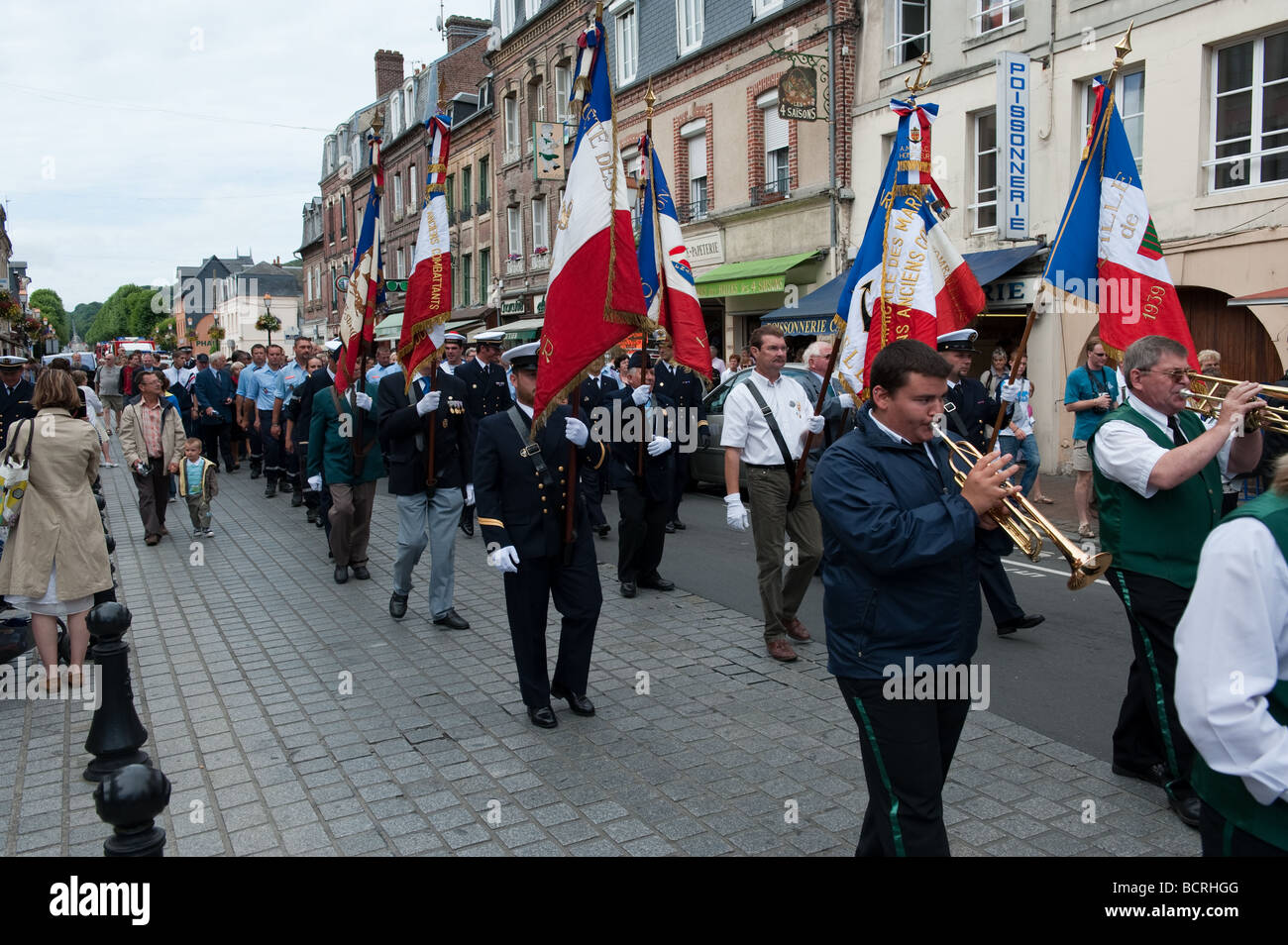 Meuterei auf der Parade und Anzeige von SPV in Honfleur, Frankreich Stockfoto