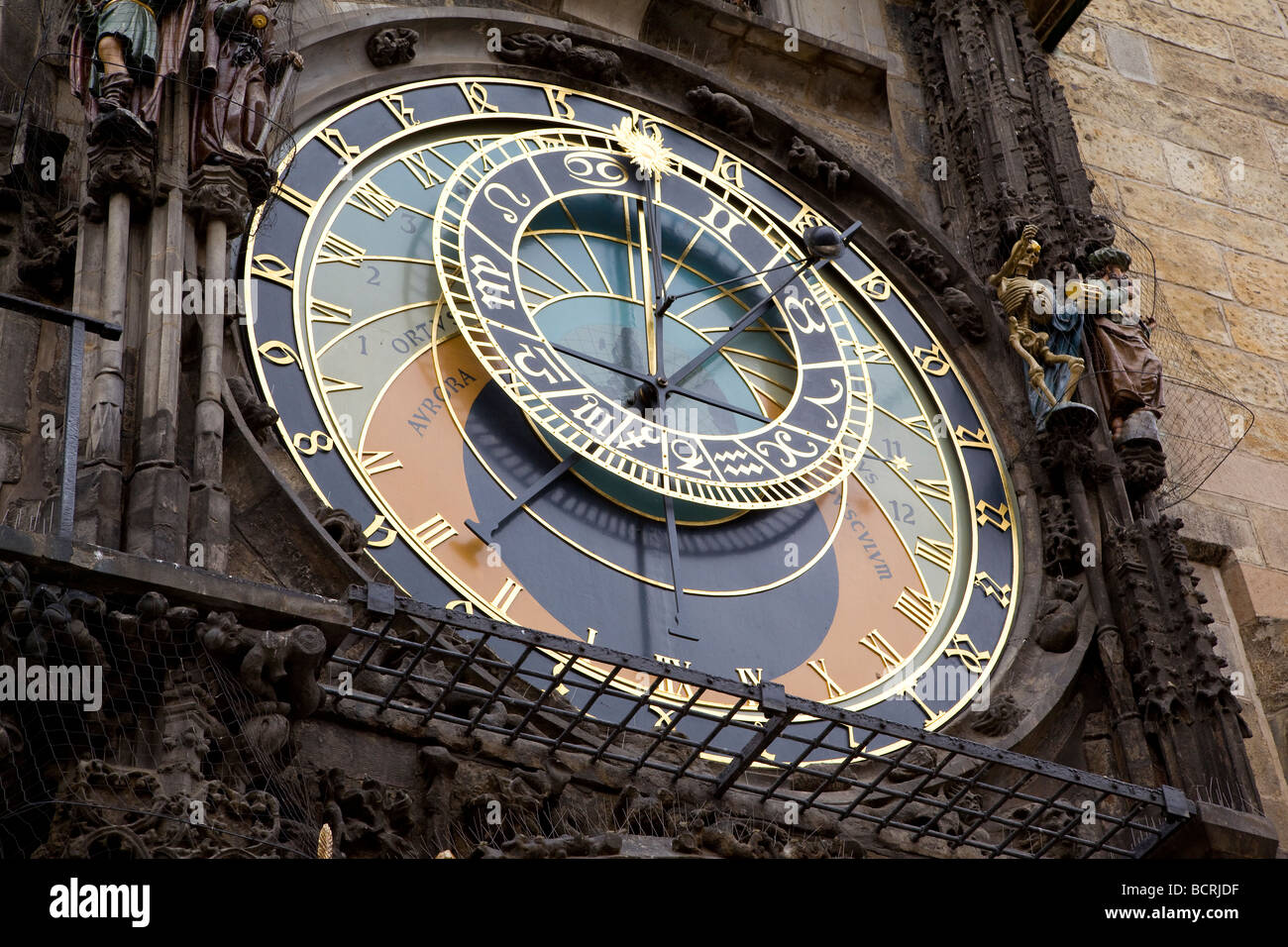 Der Prager Orloj oder Prager Orloj ist eine mittelalterliche astronomische Uhr befindet sich in Prag, Tschechische Republik Stockfoto