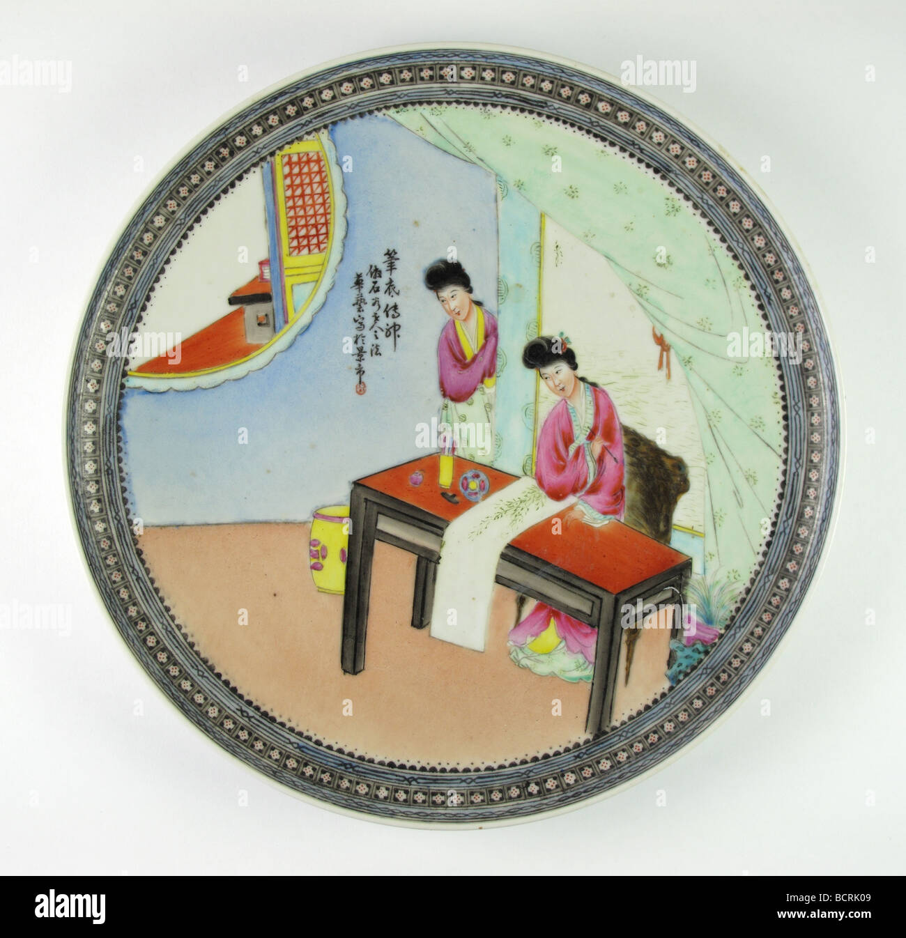 Antike chinesische Famille Rose Porzellan handbemalt Platte Stockfoto