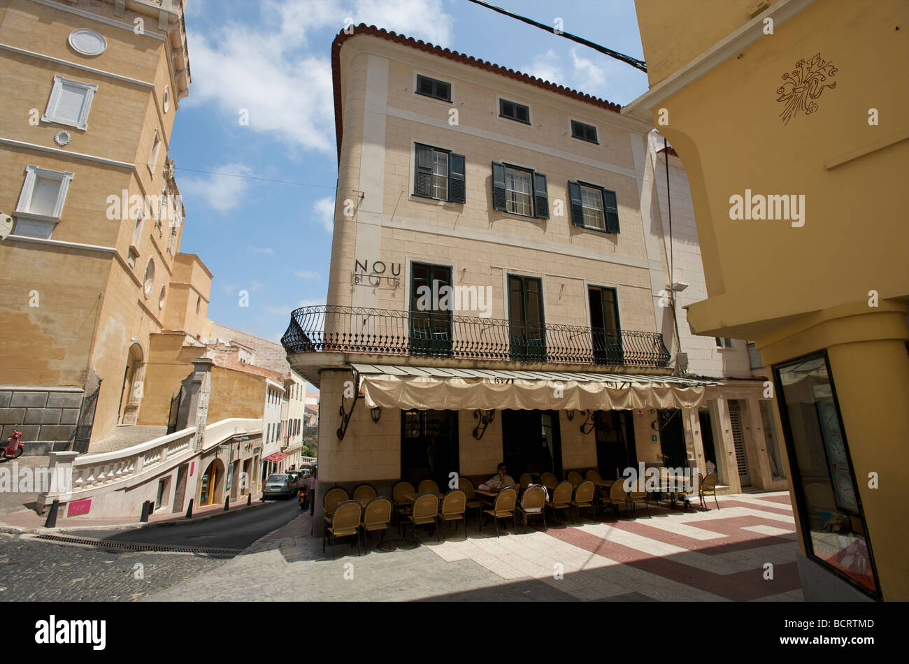 Stilvolle Architektur in der Hauptstadt Menorcas Mahón Stockfoto