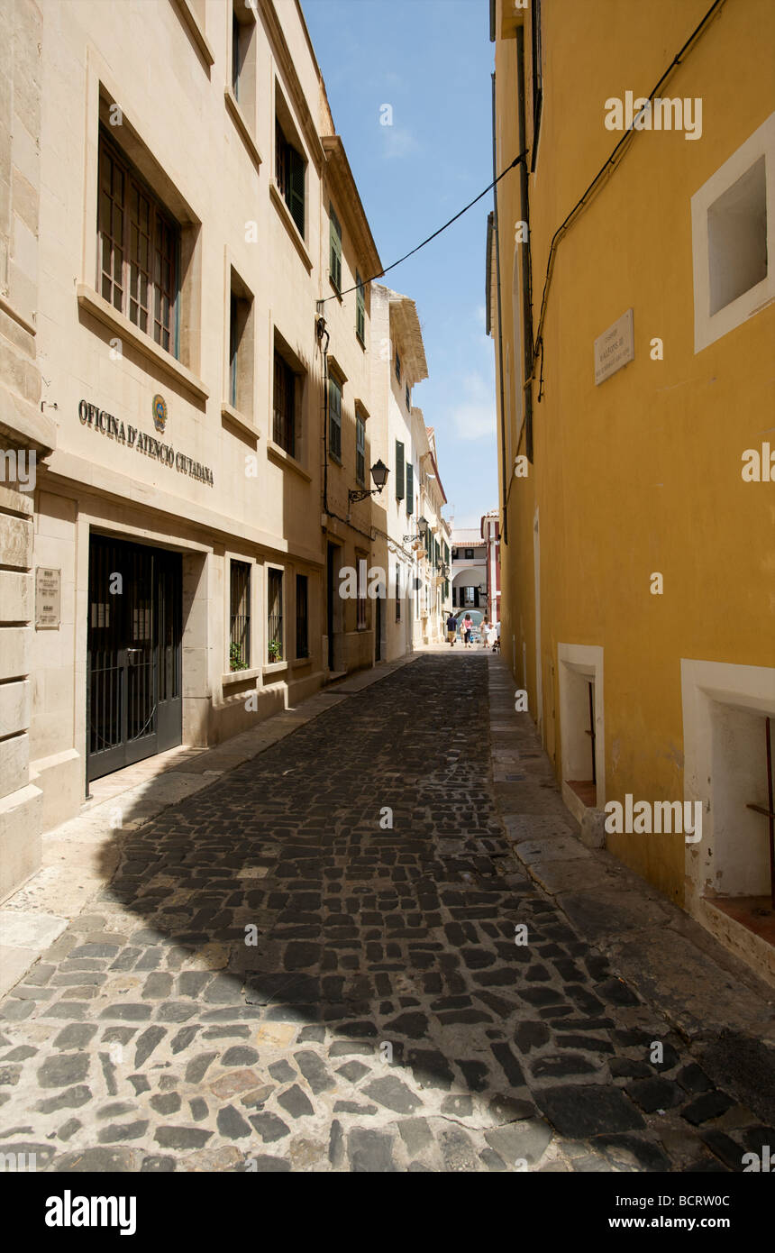 Einem gepflasterten Seitenstraße in der menorquinischen Hauptstadt Mahon Stockfoto