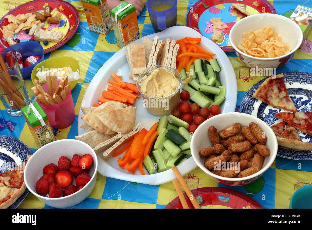 Kinder Party Essen Stockfoto