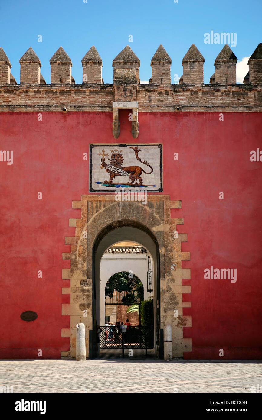 Puerta del Leon, der Eingang zur Real Alcazar, Sevilla, Spanien Stockfoto