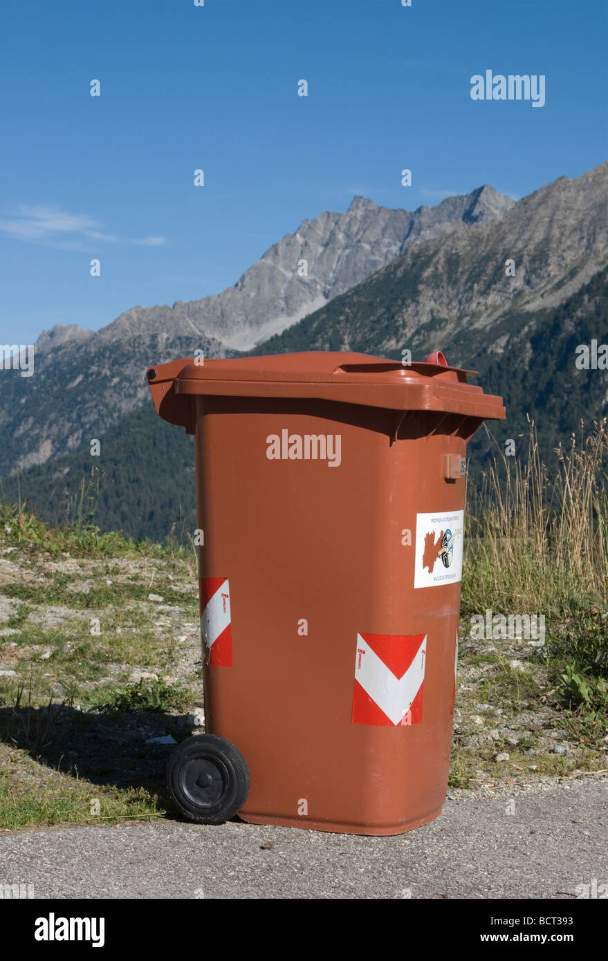 Weelie Garbage Bin Trento Provinz Italien Stockfoto