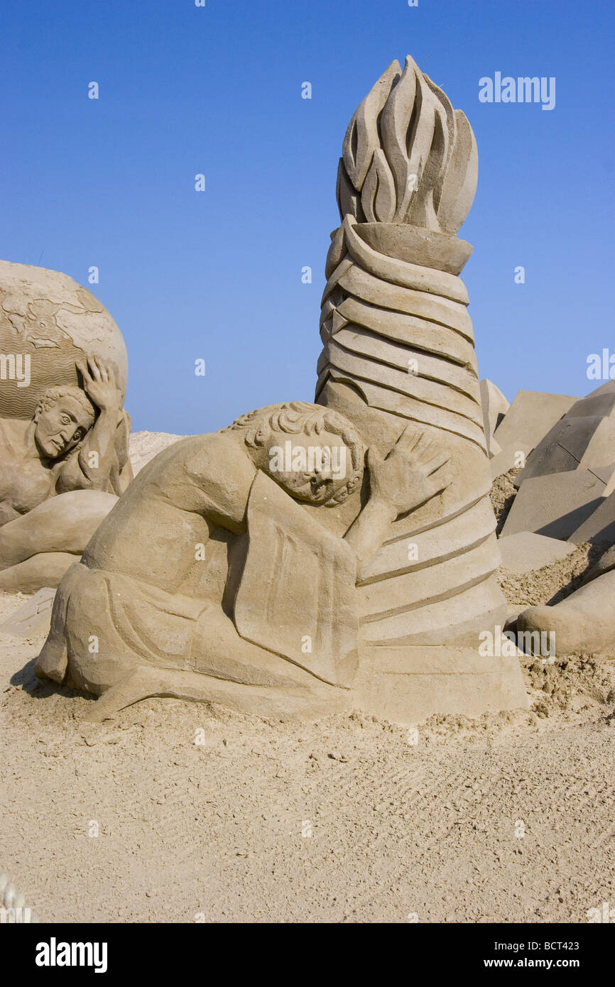 Sandskulpturen der junge Herkules (Herakles), mythische Gründer der Olympischen Spiele Stockfoto