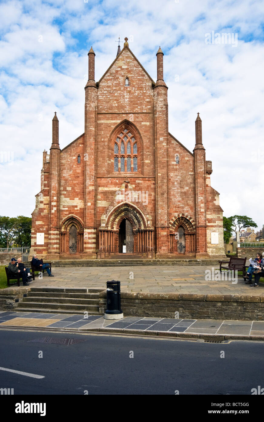 St. Magnus Cathedral im Zentrum von Kirkwall auf dem Festland von Orkney in Schottland Stockfoto