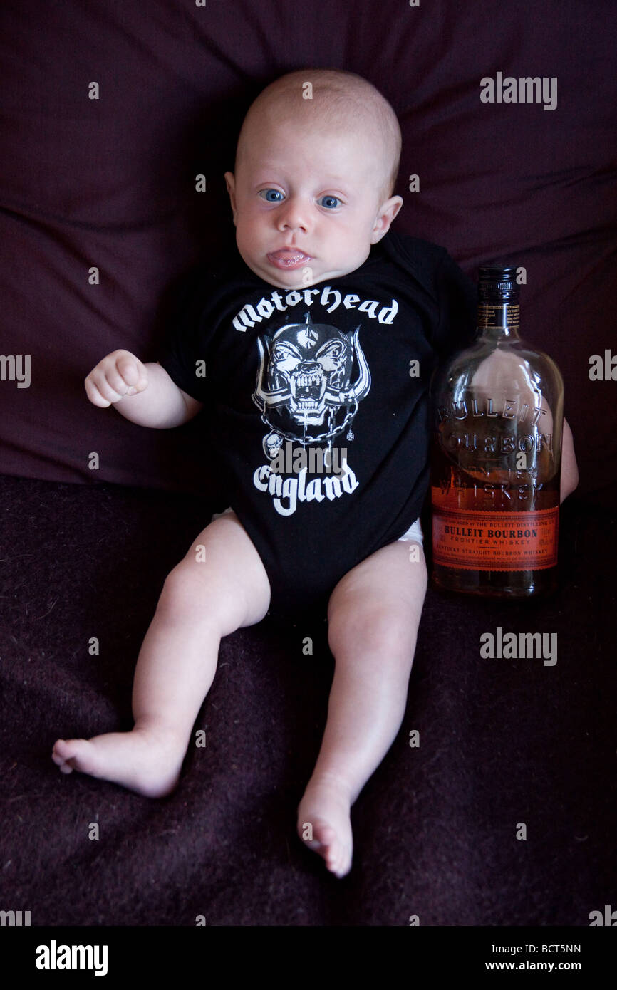 England Rocker Rock Lustig Suss Jung Saugling Whisky Lustig Betrunken Stockfotos Und Bilder Kaufen Alamy