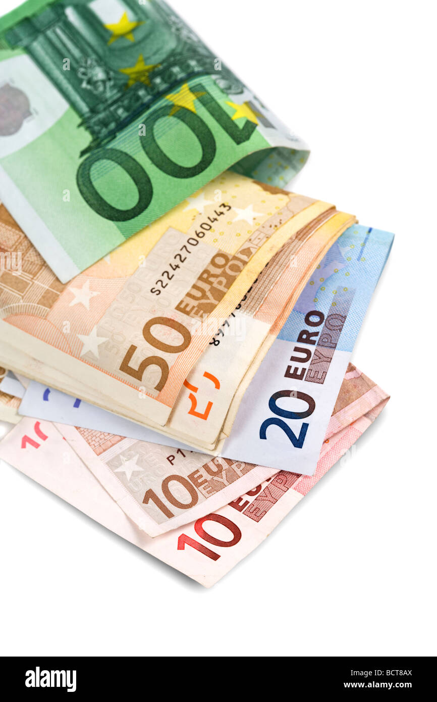 Reihe von gefalteten EU Währung Rechnungen auf weiße Fläche Stockfoto